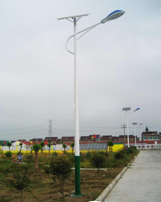 南区6米特价太阳能路灯